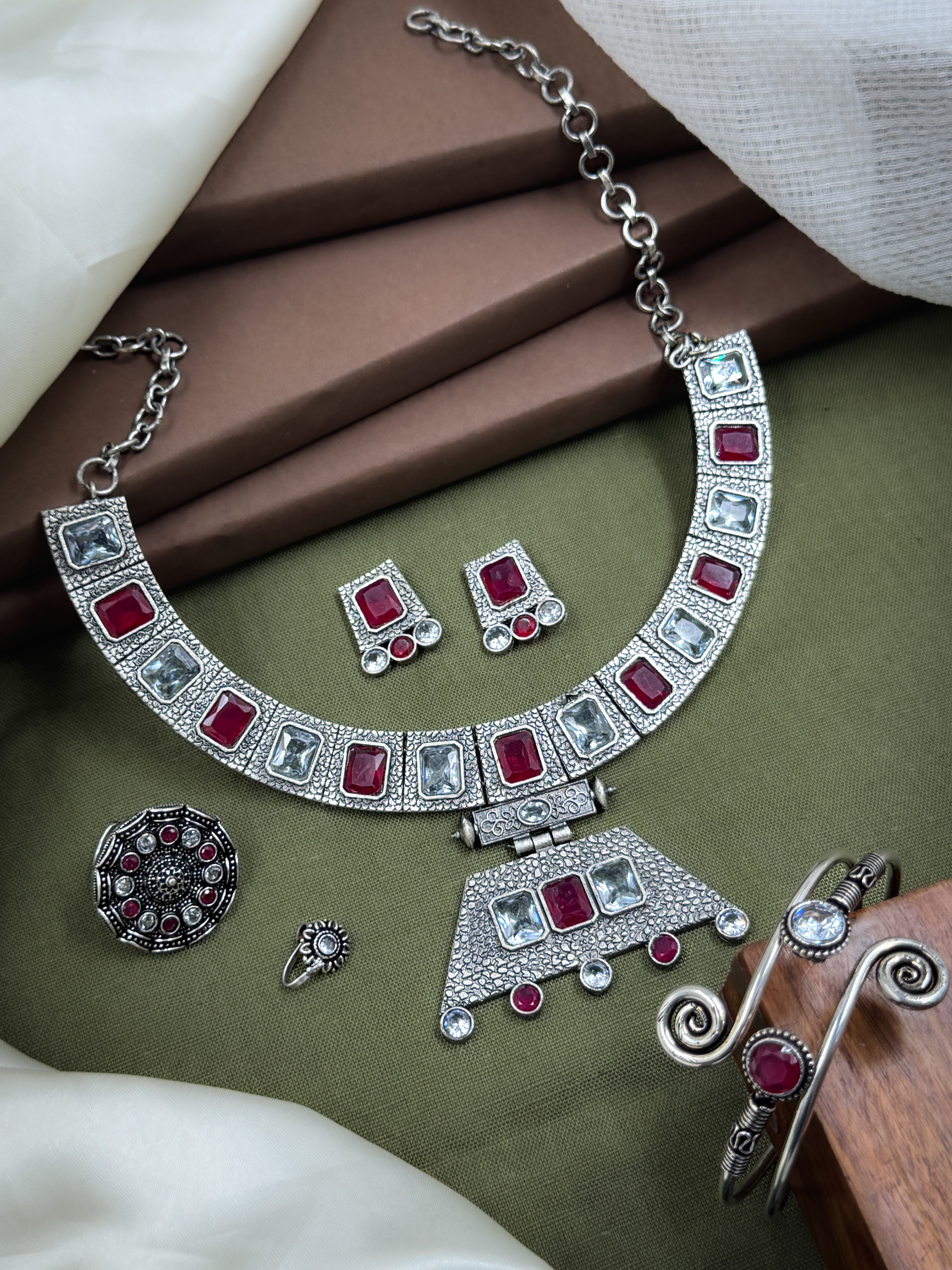 NIYA ROYALFLASH OXIDIZED CHOKER JEWELLERY SET