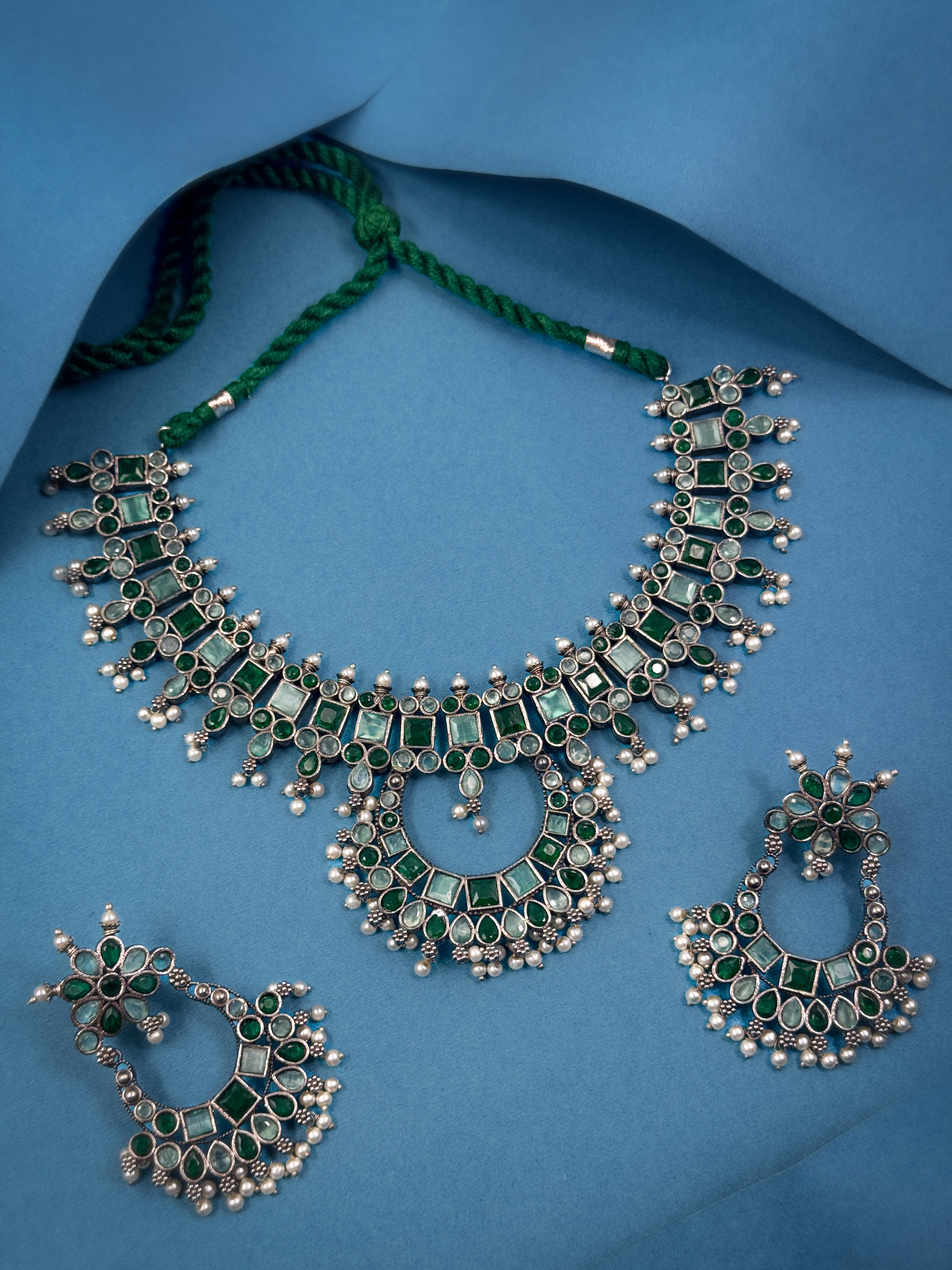 Varnika Stone Necklace Set