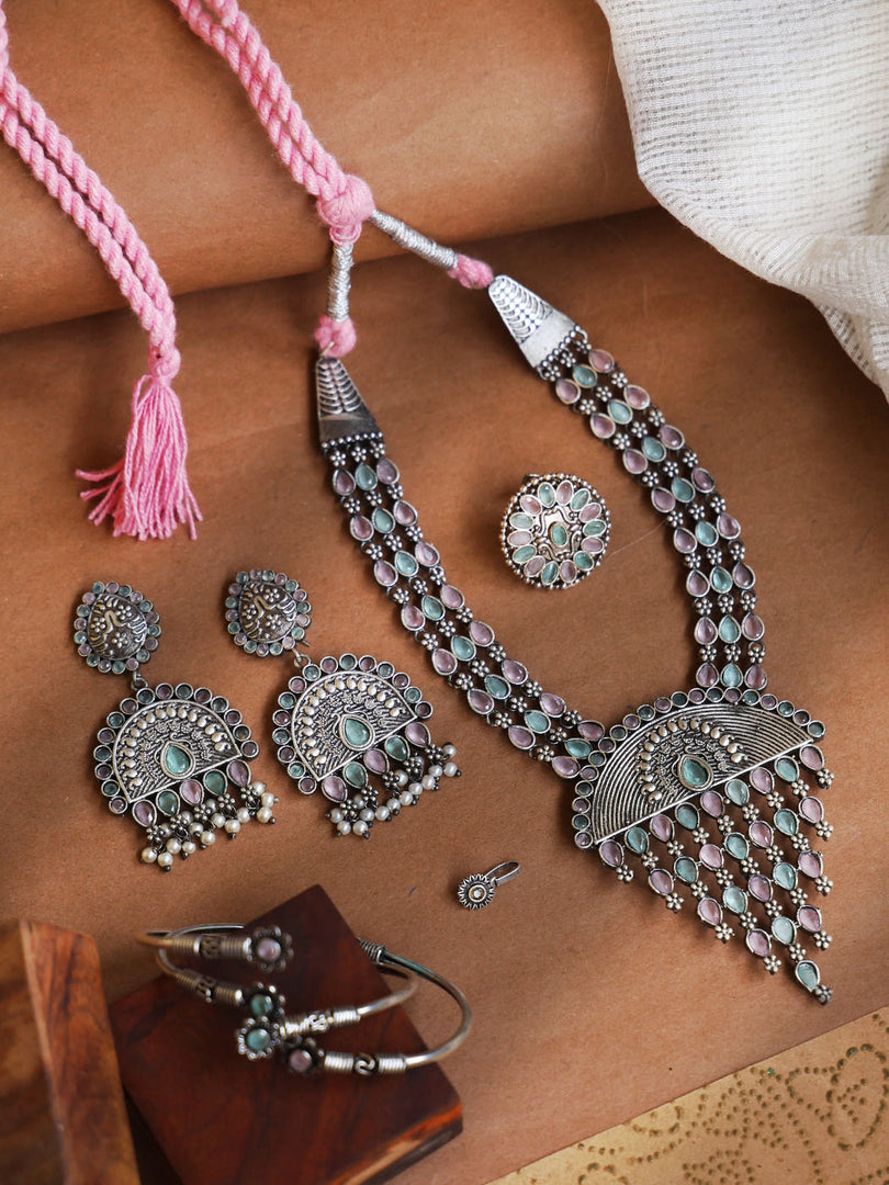 Niharika Stone Jewellery Set