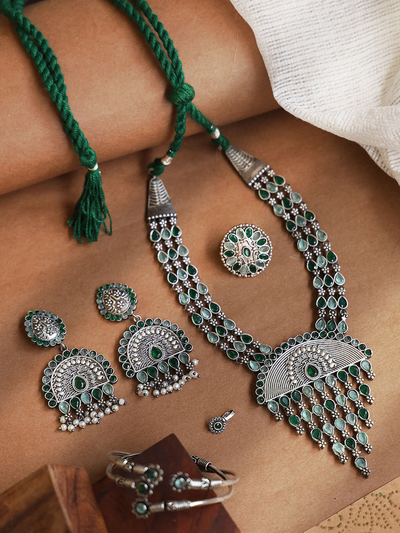 Niharika Stone Jewellery Set