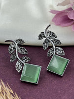 Load image into Gallery viewer, Parnika Studs Earrings
