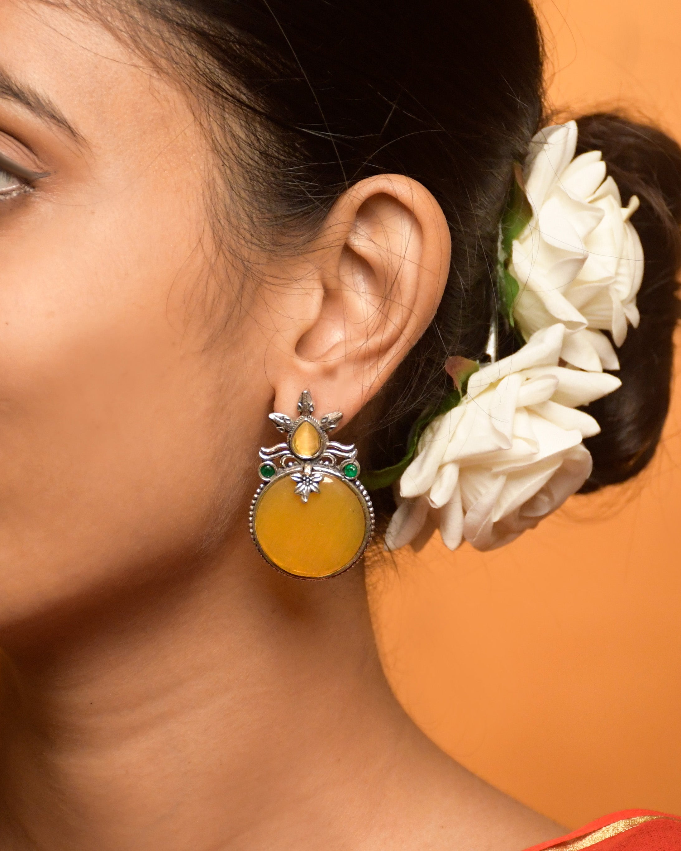 KRITI STONE STUD EARRINGS