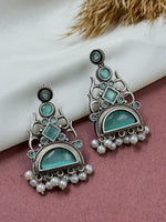 Load image into Gallery viewer, Yamira  Dangler Earrings