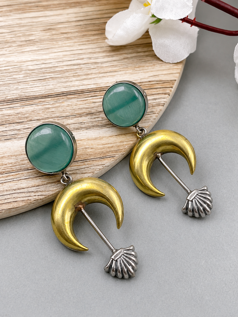 Nisha Stud Stone Earrings