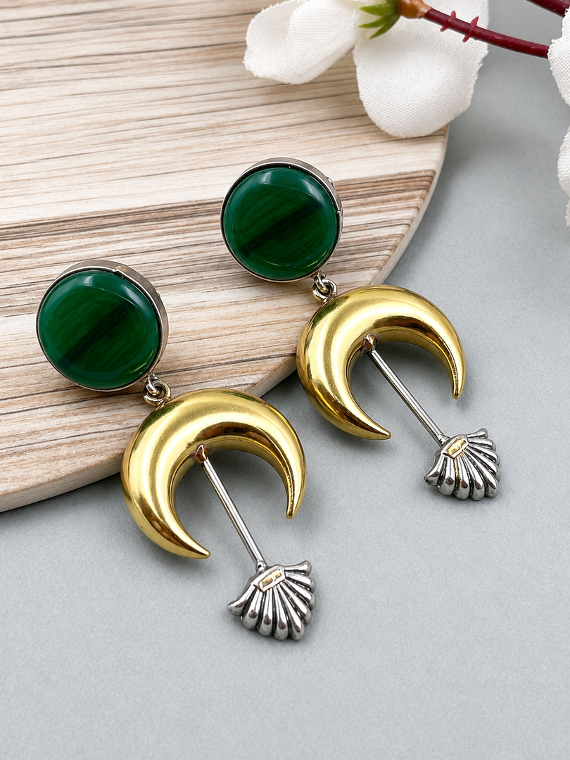 Nisha Stud Stone Earrings