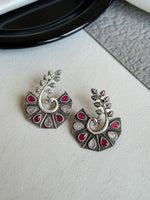 Load image into Gallery viewer, Roohi stud Earrings