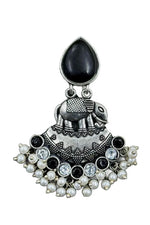 Load image into Gallery viewer, AANYA DANGLER EARRINGS