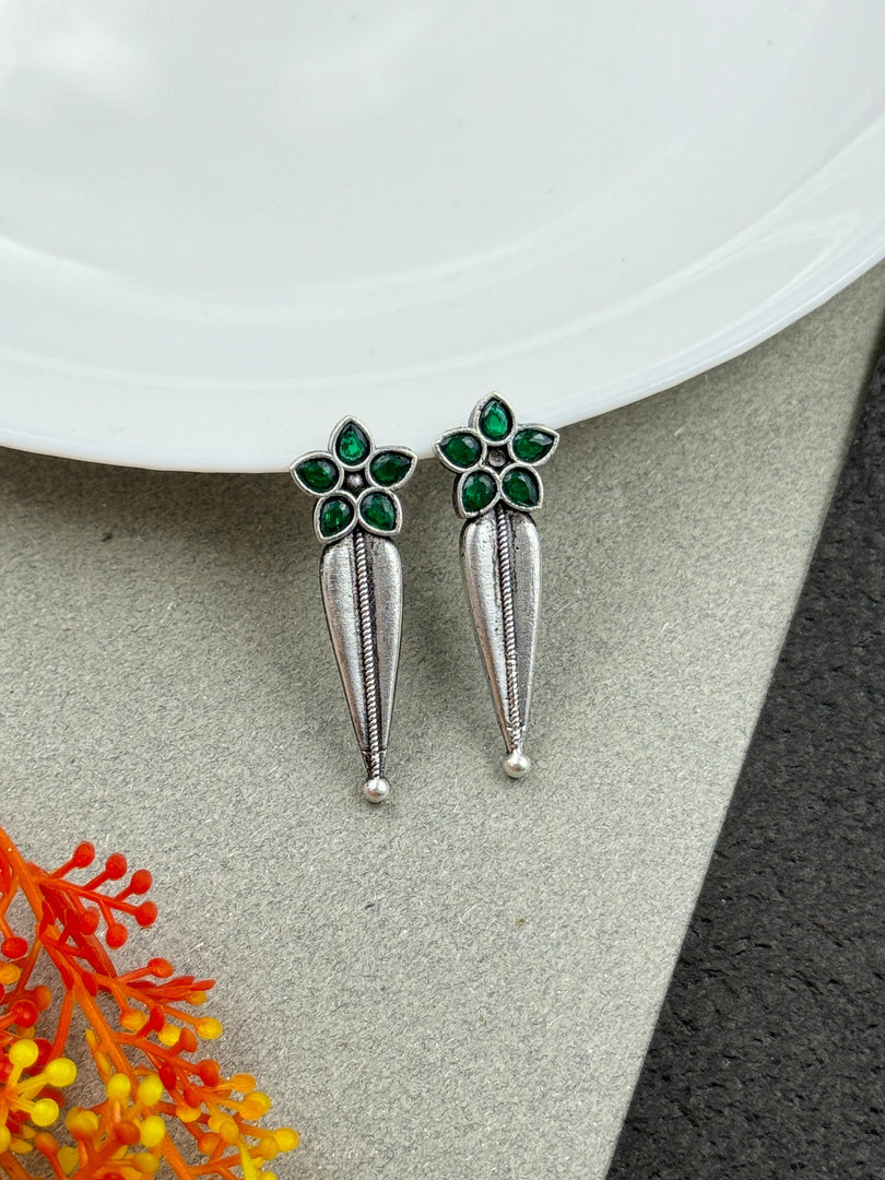 MAHIRA STUD EARRINGS