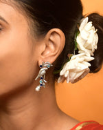 Load image into Gallery viewer, PIYA STUD EARRINGS