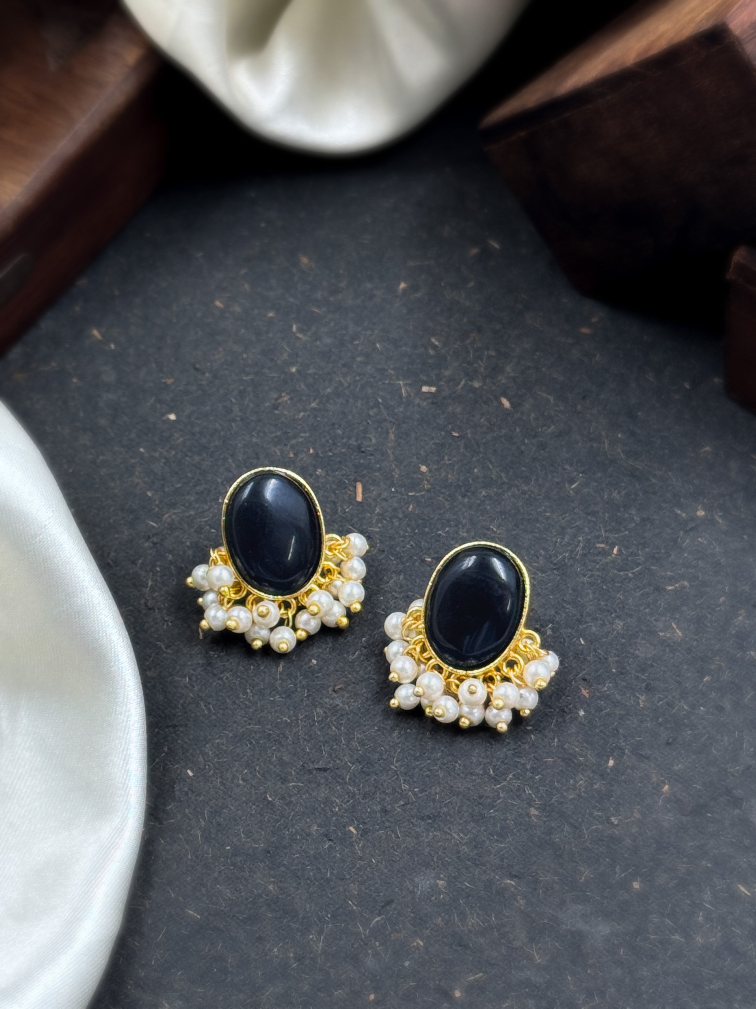ROOHI GOLDEN STUD EARRINGS