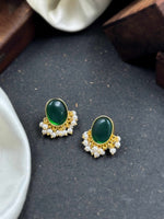 Load image into Gallery viewer, Roohi Golden Stud Earrings