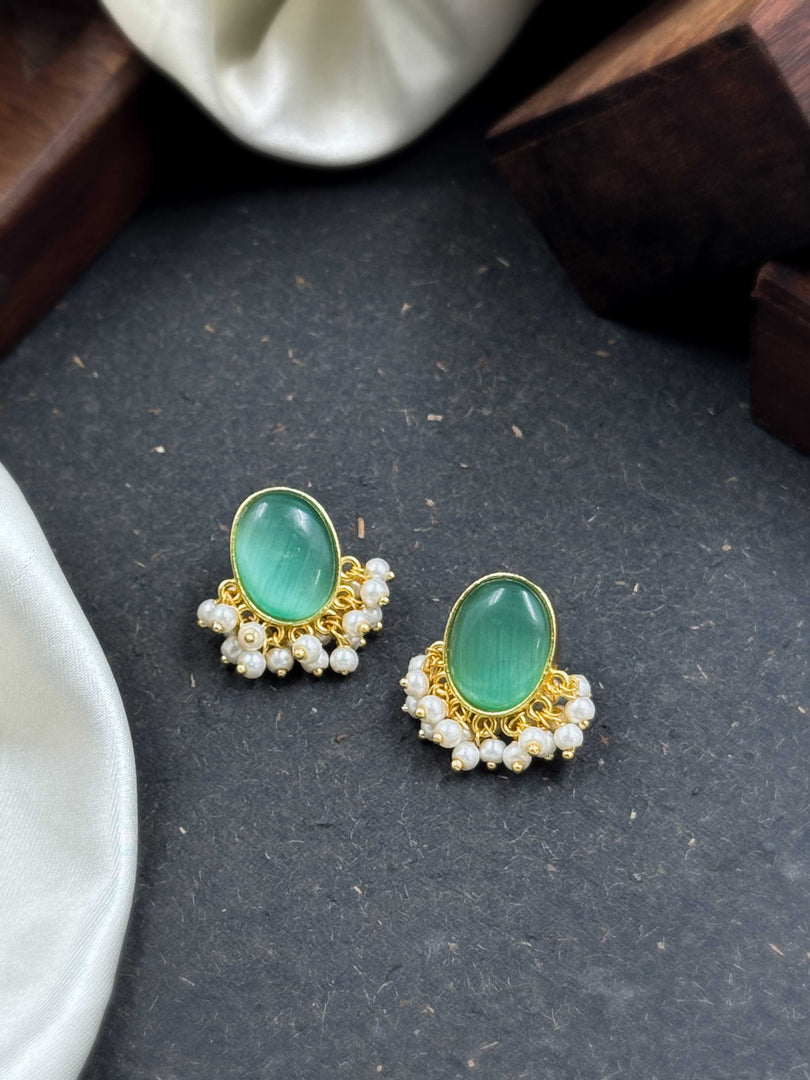 Roohi Golden Stud Earrings