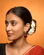 Load image into Gallery viewer, Mihira Golden Earrings