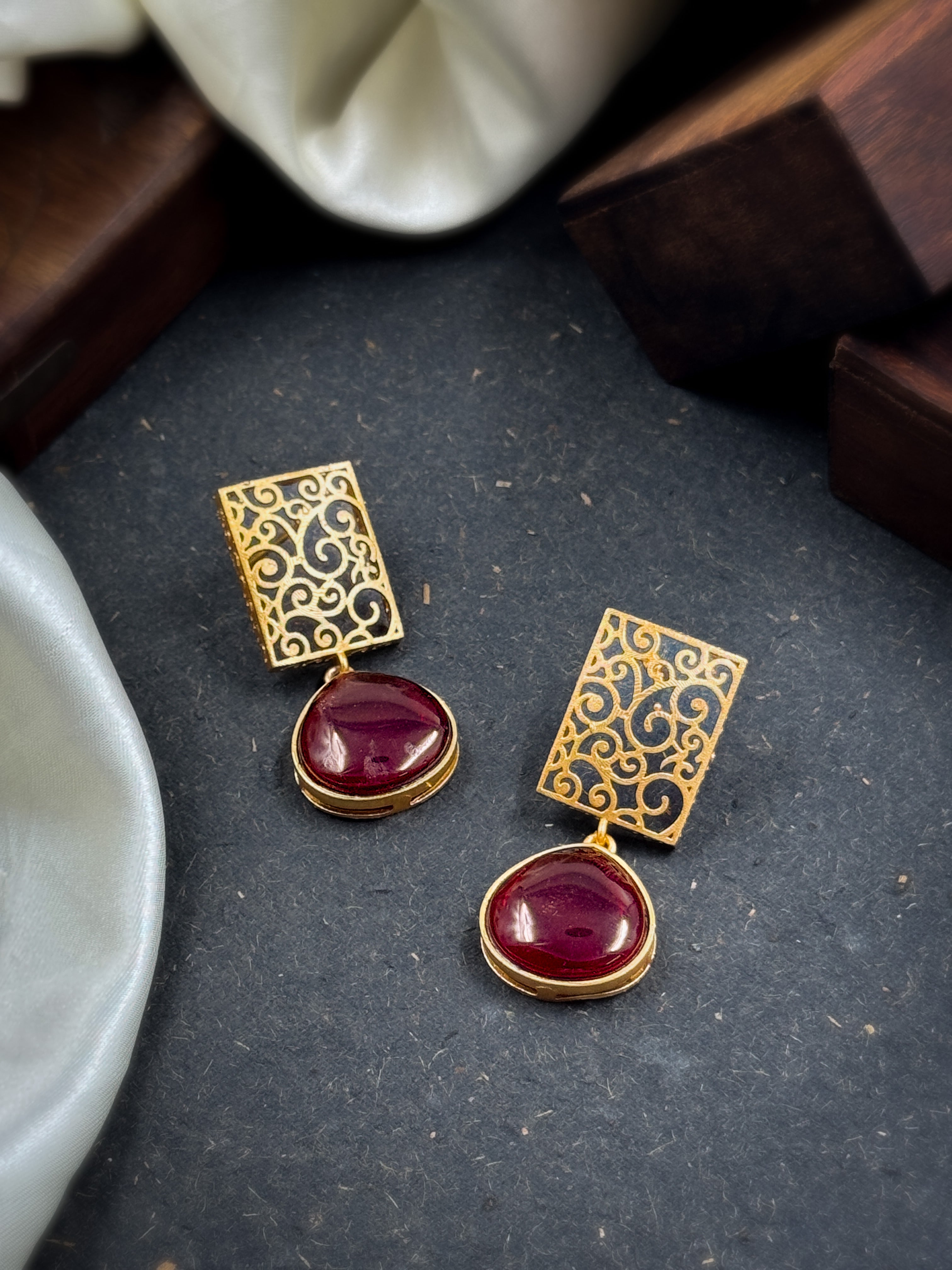 MIHIRA GOLDEN STONE EARRINGS