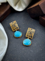Load image into Gallery viewer, Mihira Golden Earrings