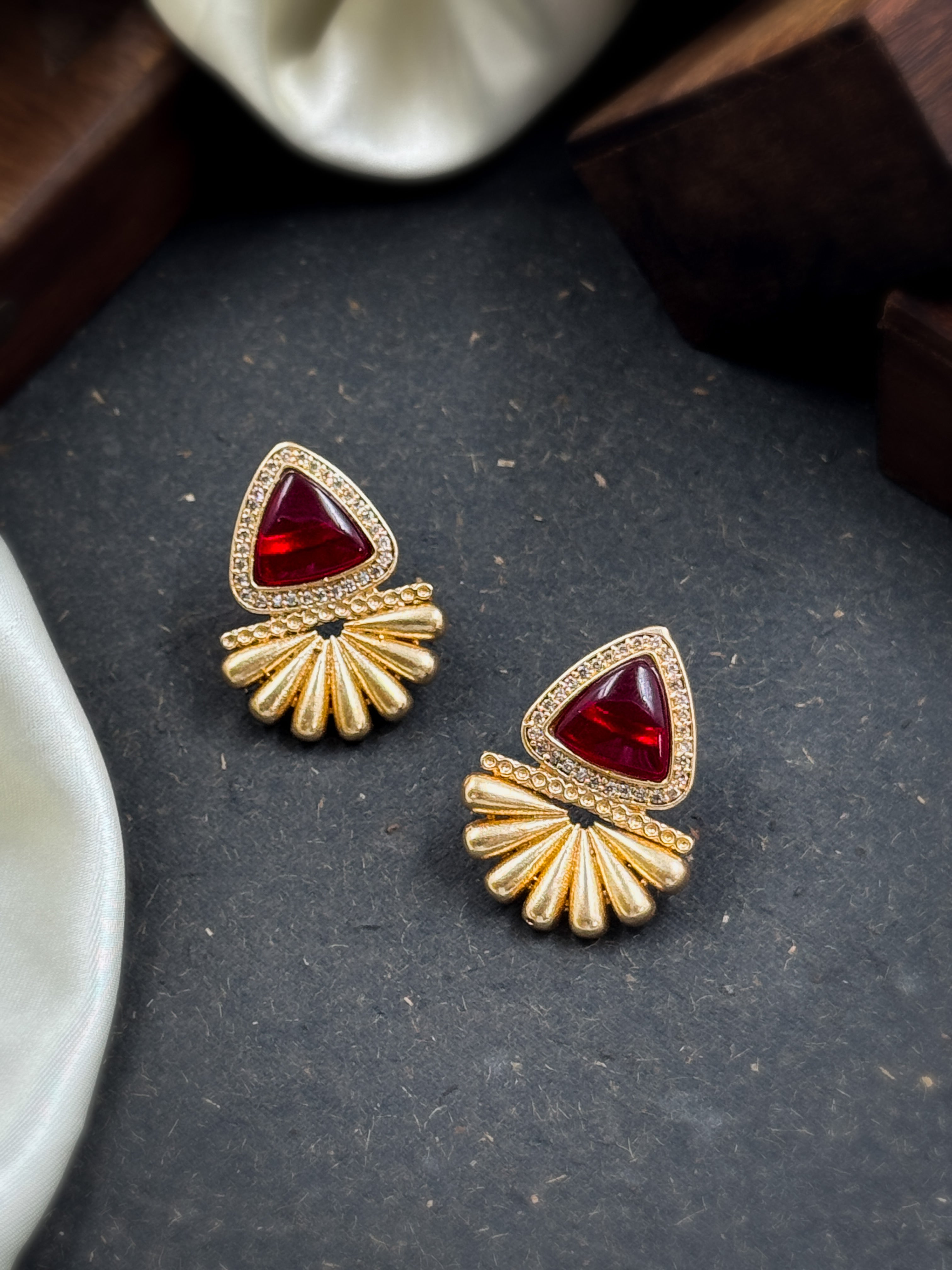 ROSEGOLD TRISPARK STONE STUD EARRINGS