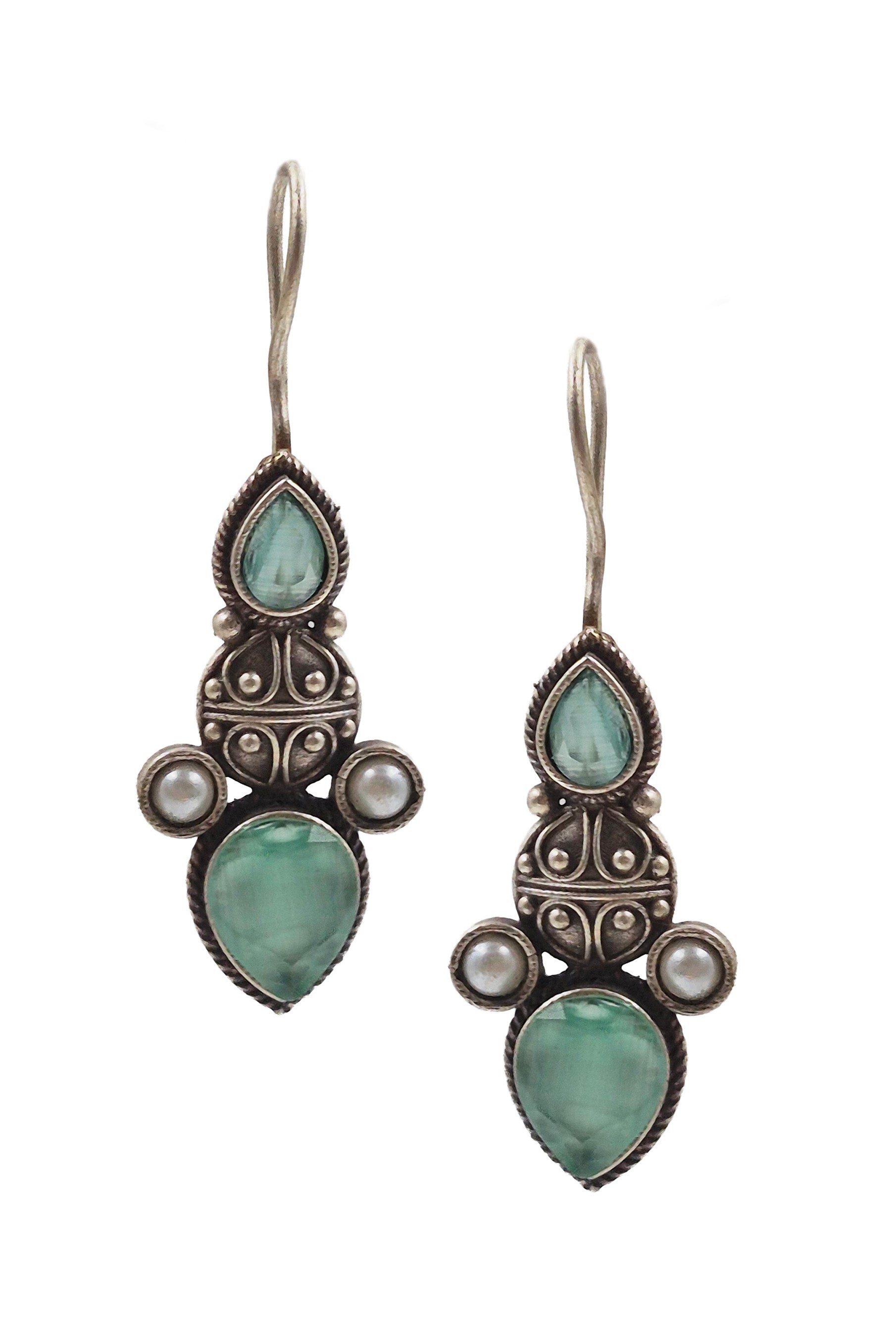 NAZIRA STUDS EARRINGS