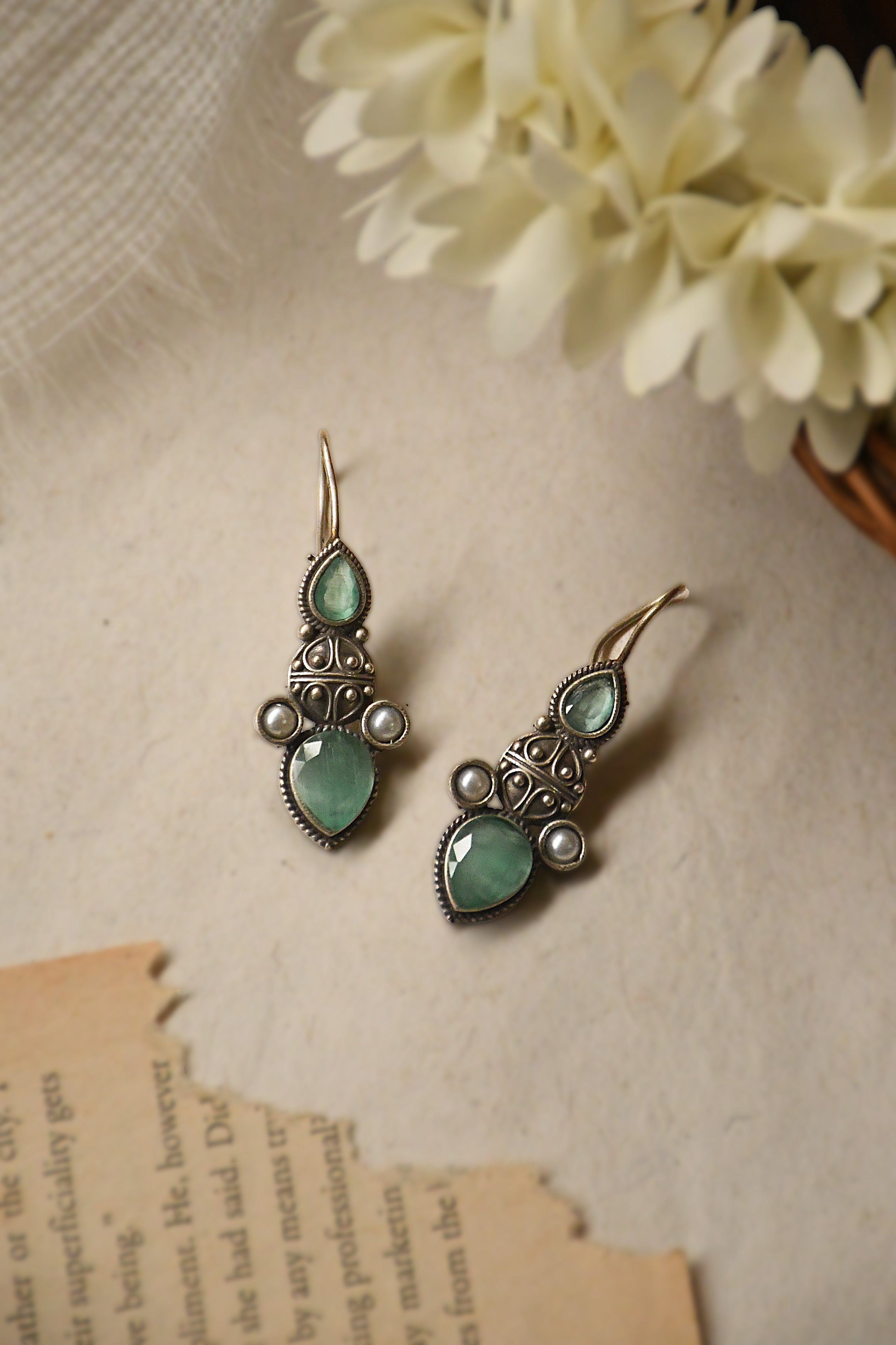 NAZIRA STUDS EARRINGS