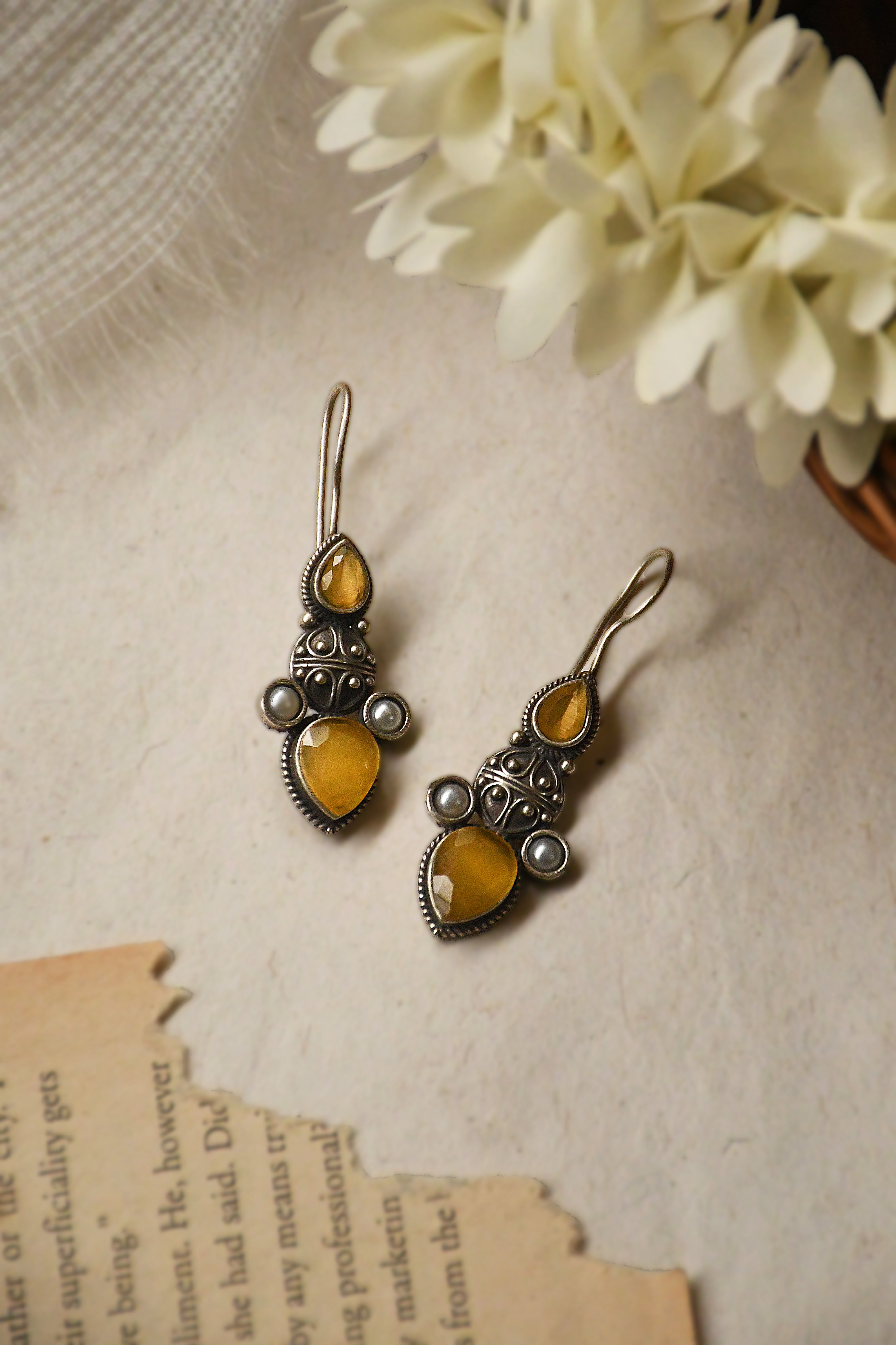 NAZIRA STUDS EARRINGS