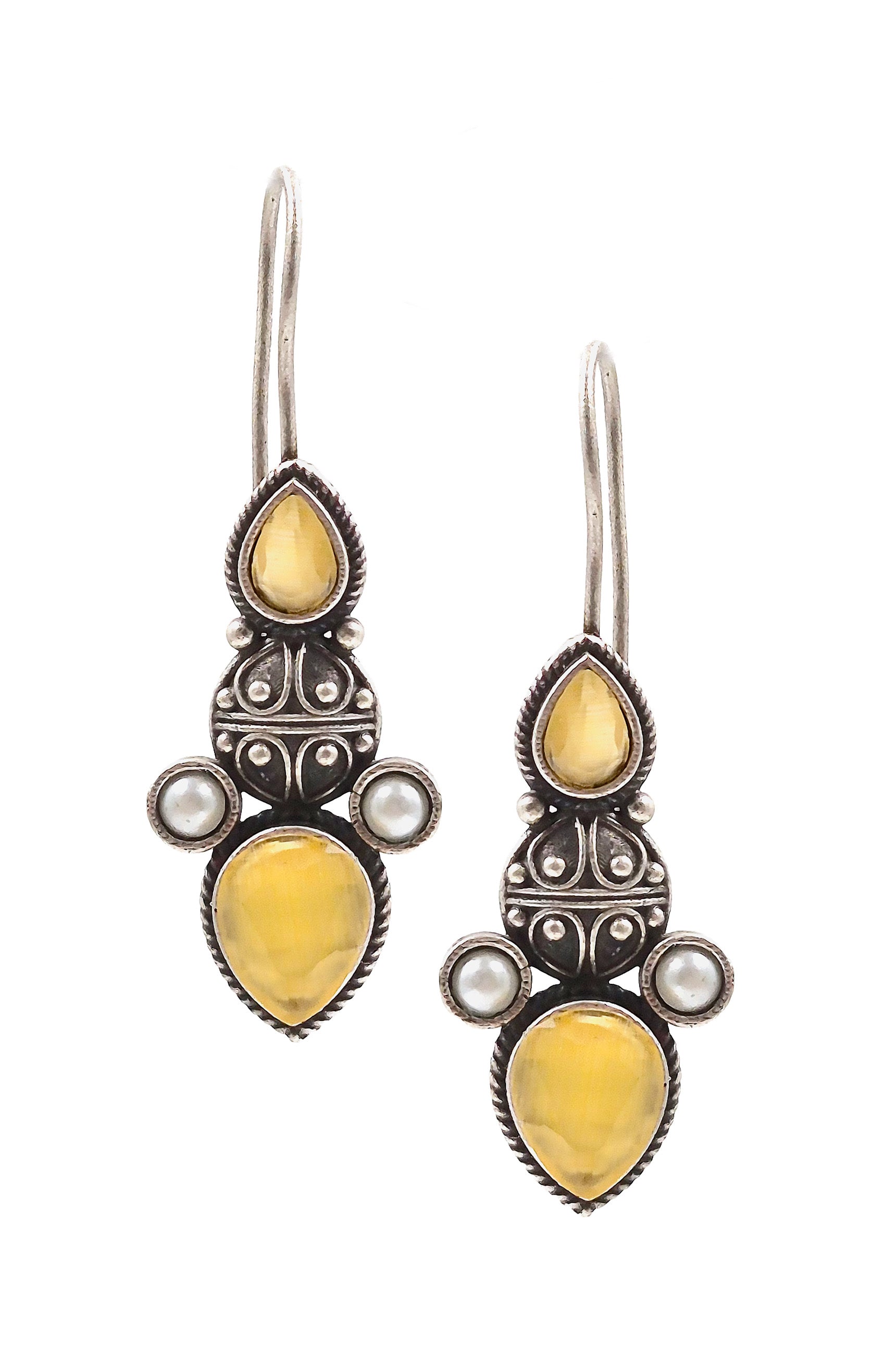 NAZIRA STUDS EARRINGS