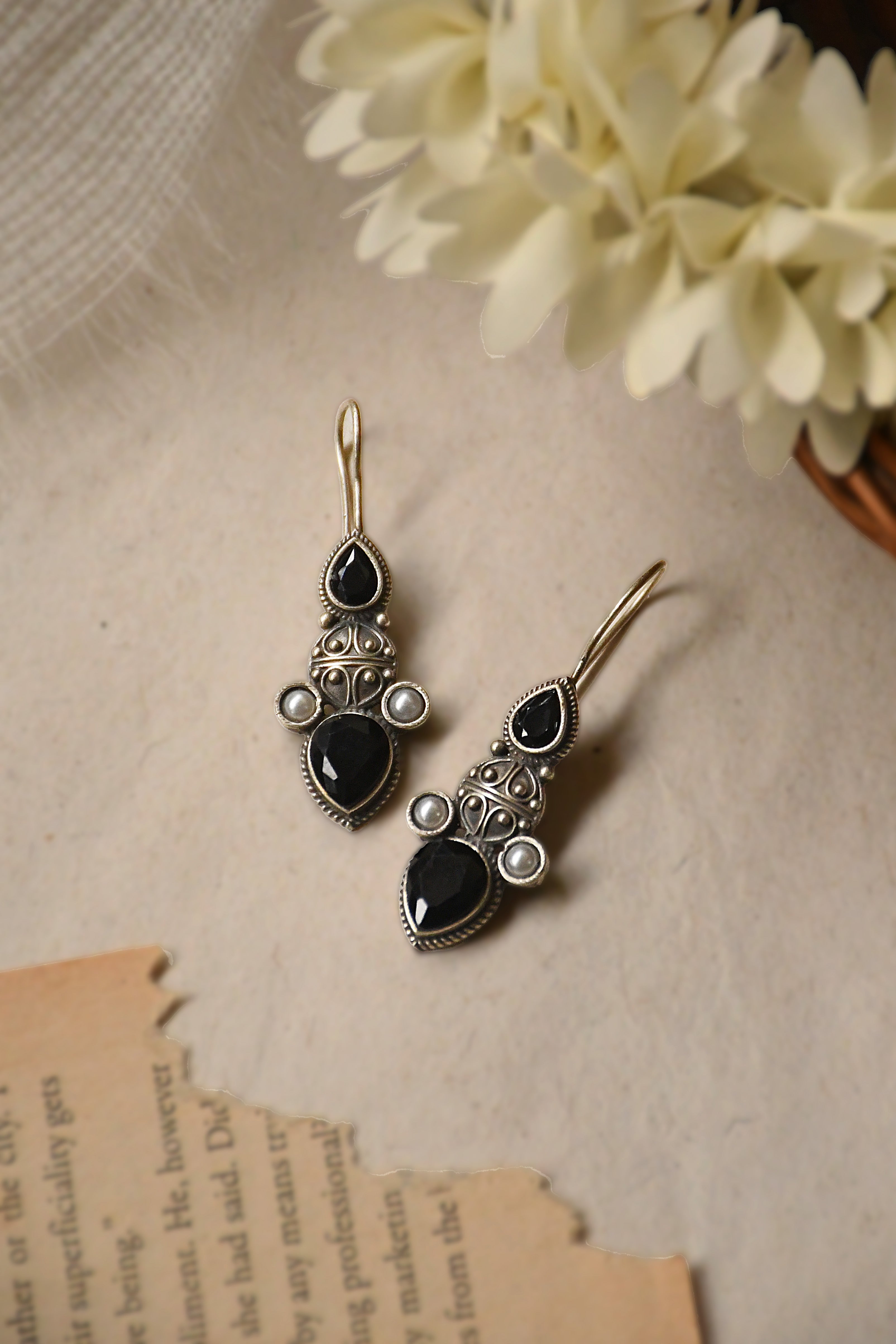 NAZIRA STUDS EARRINGS