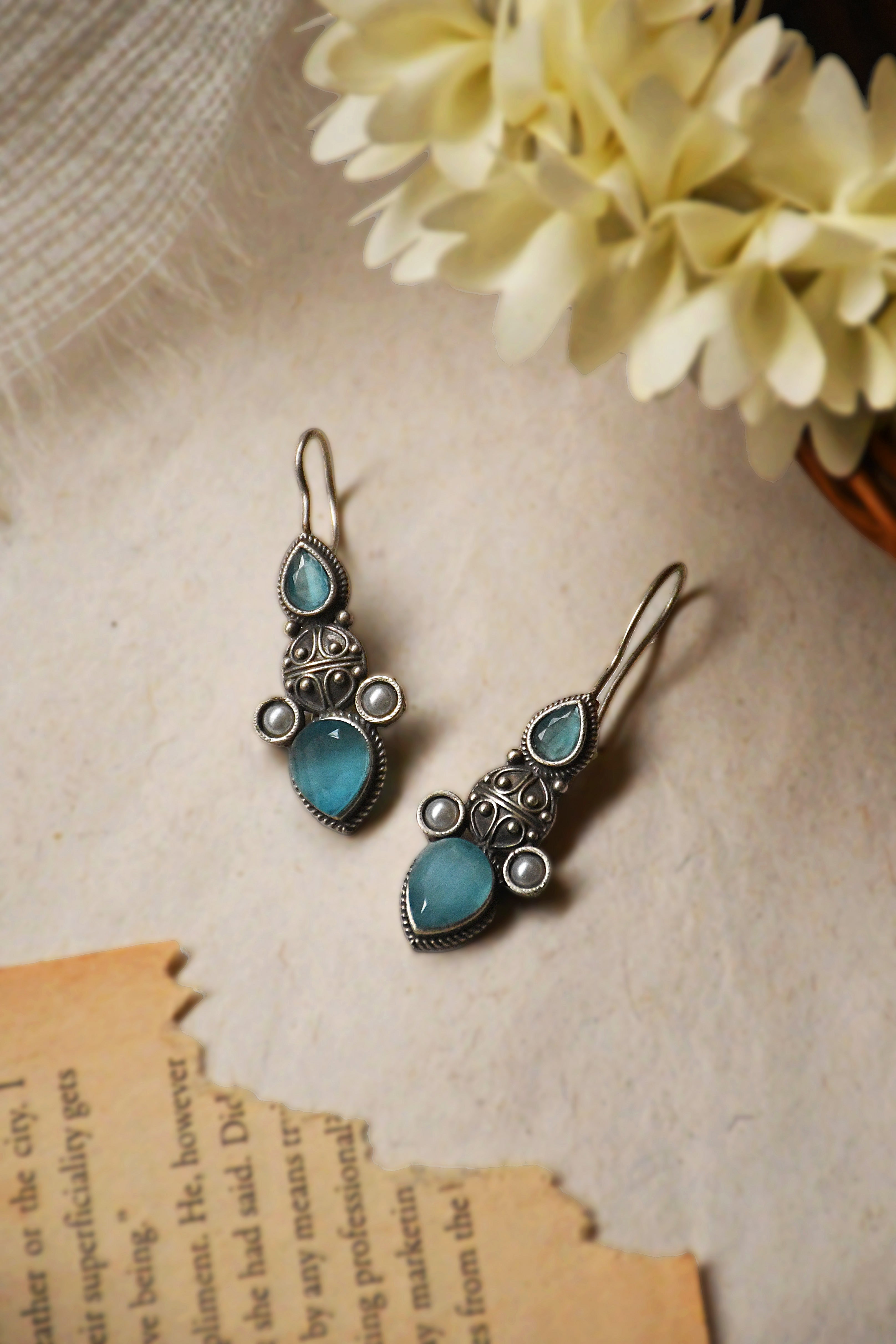 NAZIRA STUDS EARRINGS