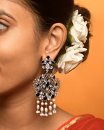 Load image into Gallery viewer, Tanvi Stone Earrings