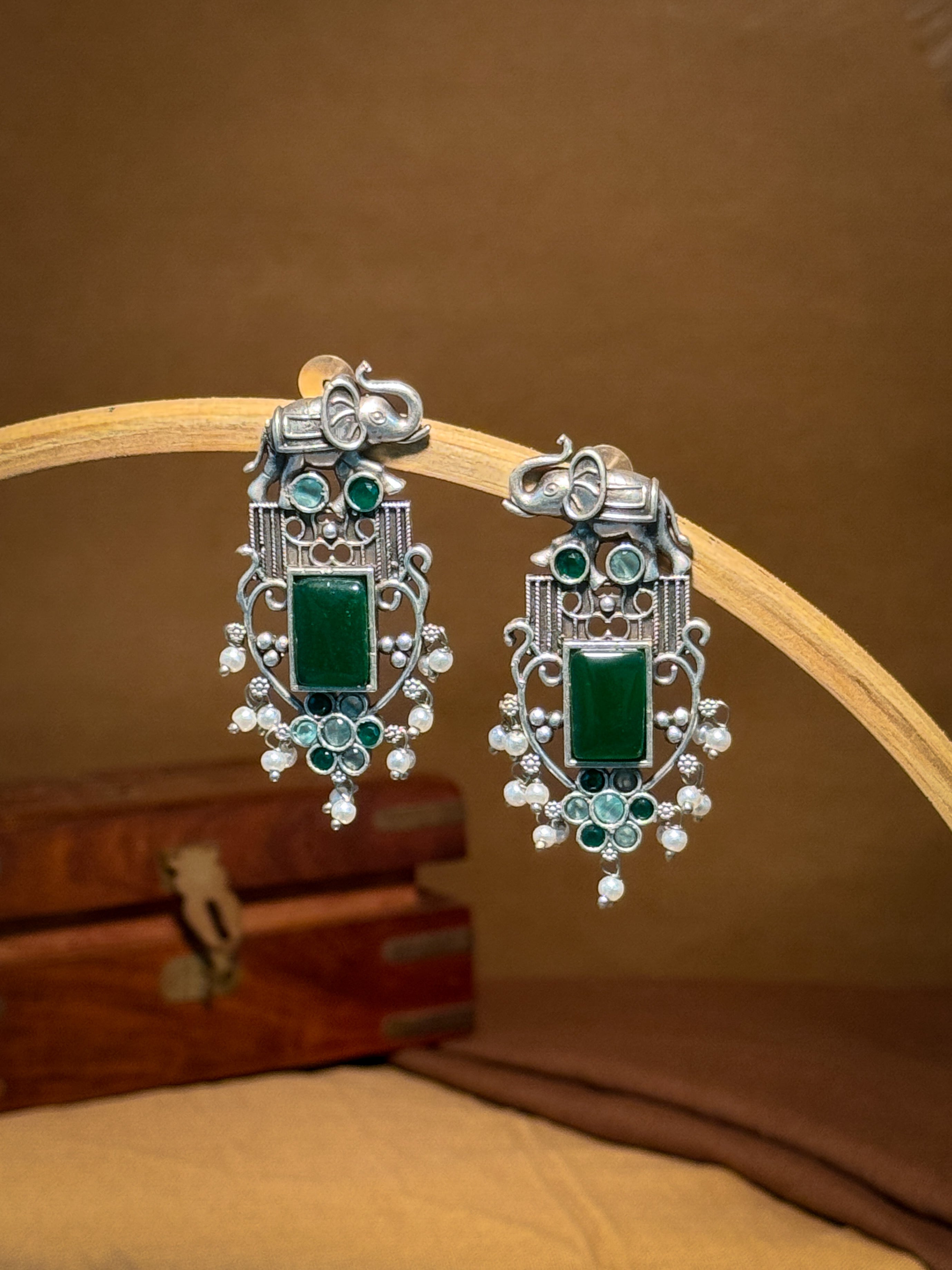 RUDRA ELEPHANT MOTIF STONE EARRINGS
