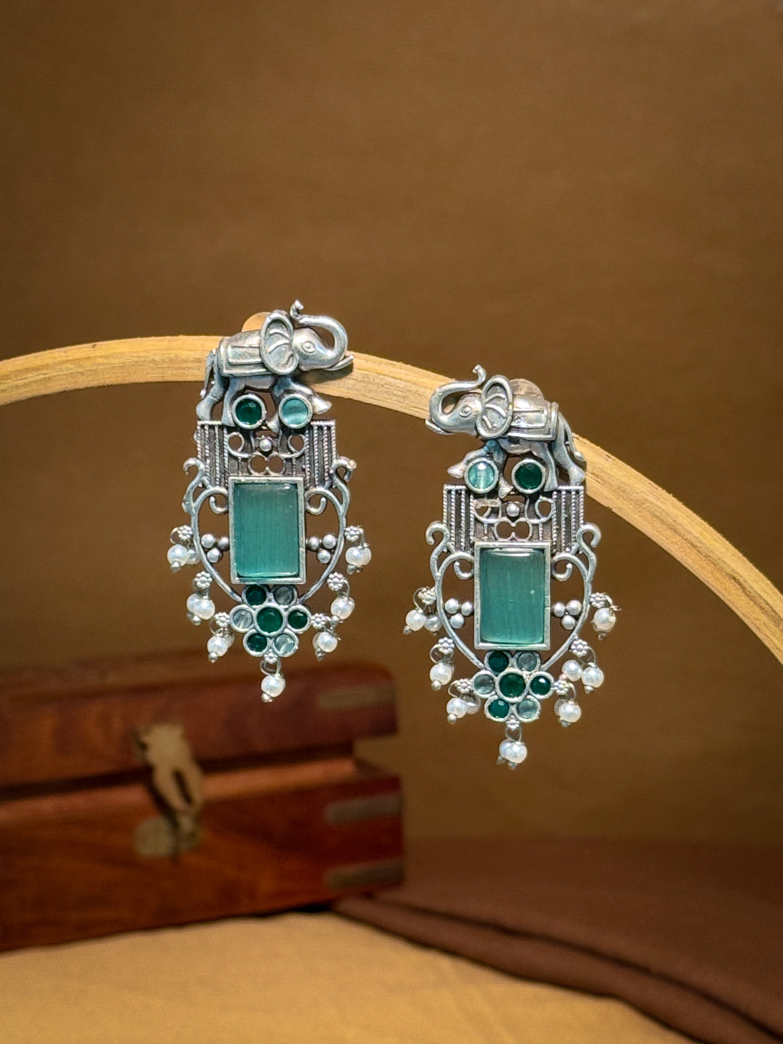 RUDRA ELEPHANT MOTIF STONE EARRINGS