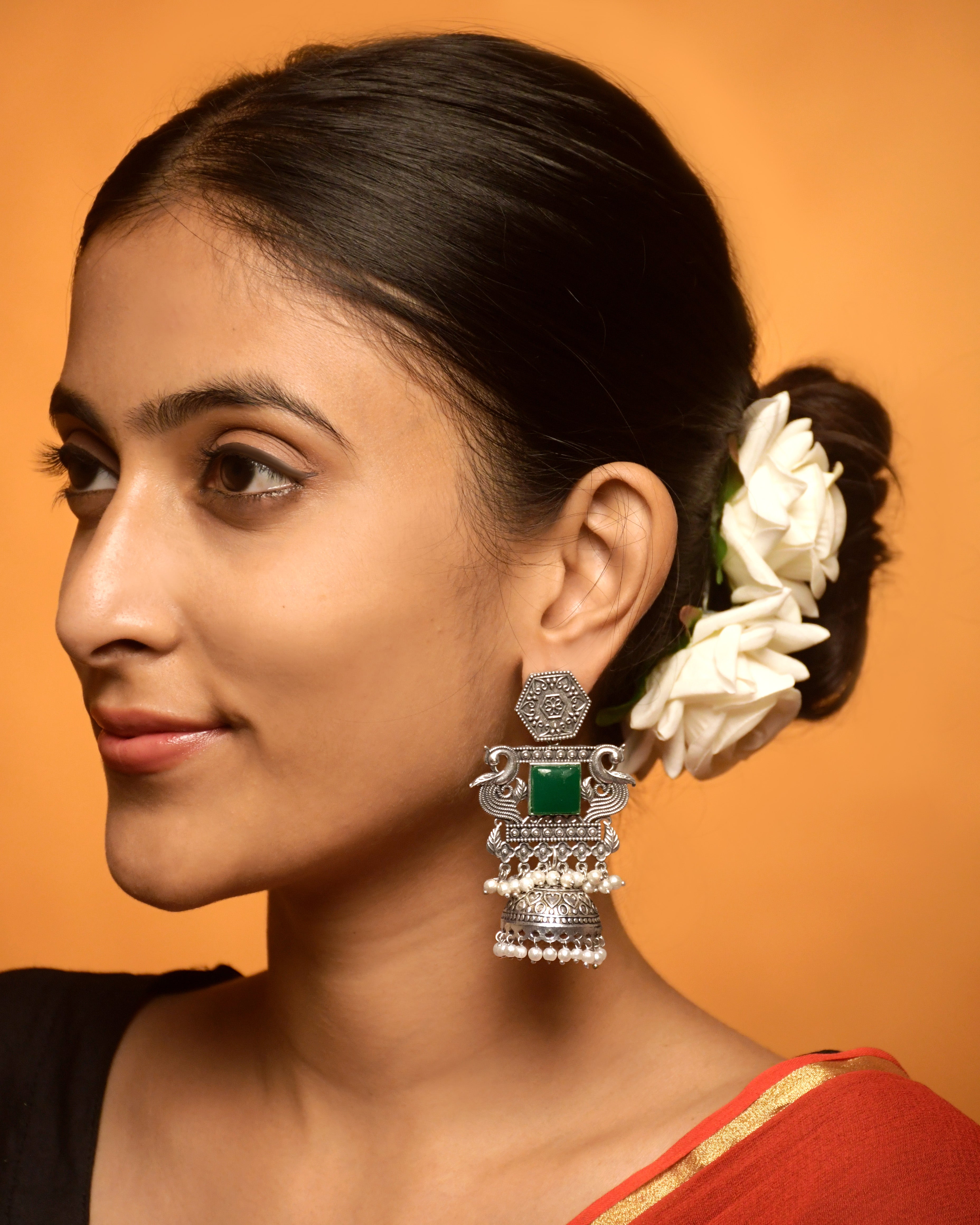 Aarzoo Stone Jhumka Earrings