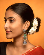 Load image into Gallery viewer, Aanvi Jhumka Stone Earrings