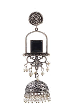 Load image into Gallery viewer, Aanvi Jhumka Stone Earrings