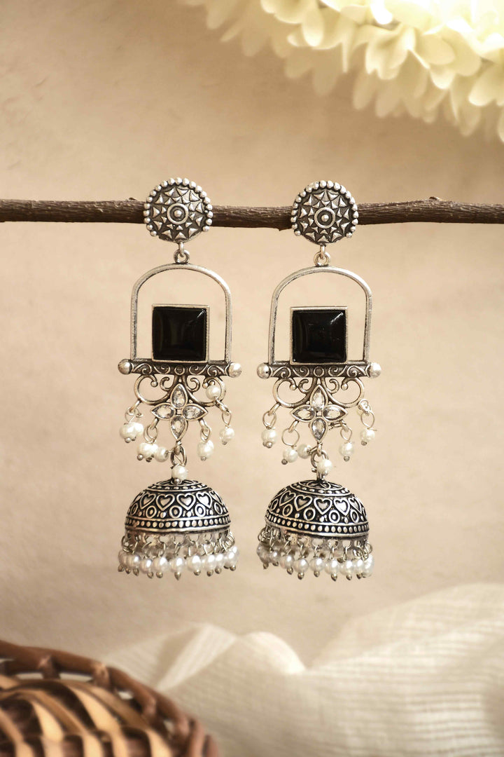 Aanvi Jhumka Stone Earrings