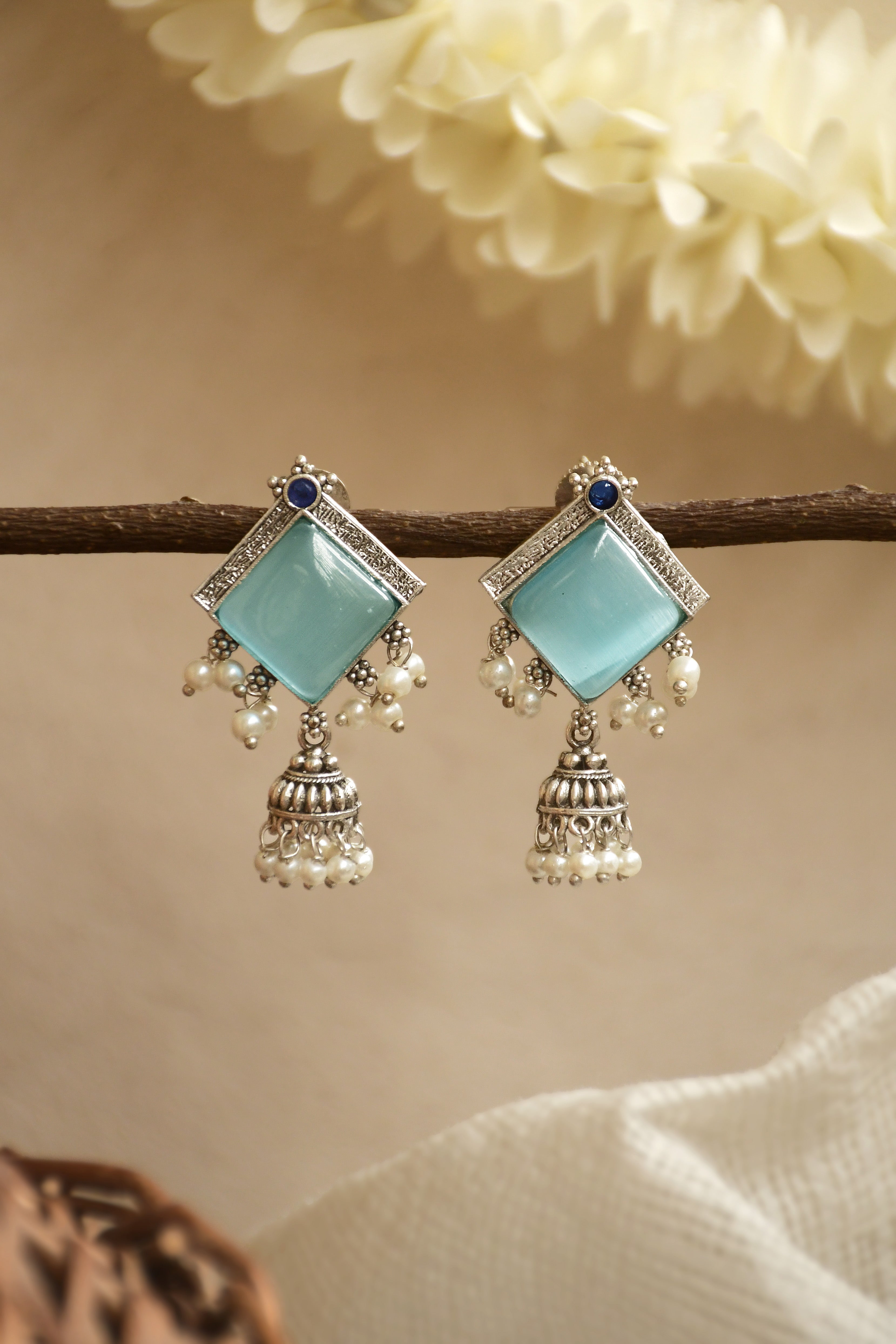 AASHAVI STONE EARRINGS