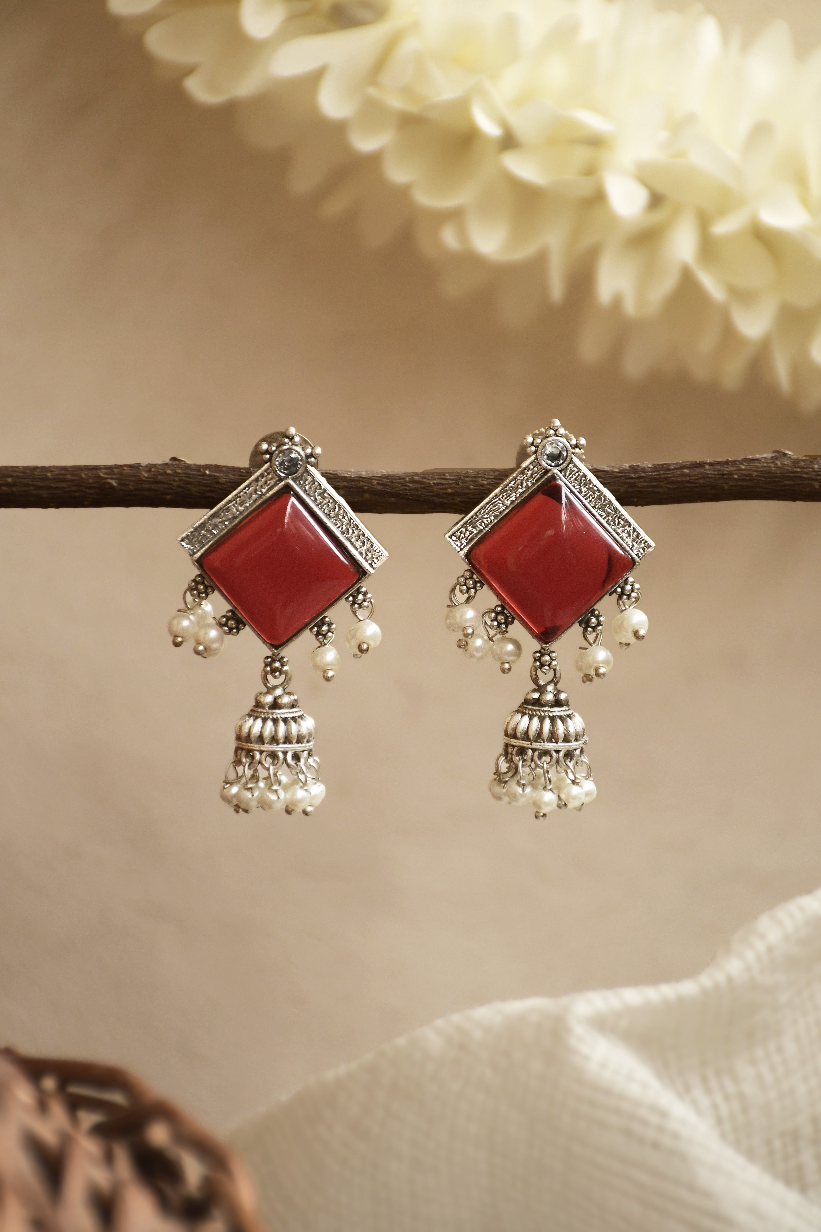 AASHAVI STONE EARRINGS
