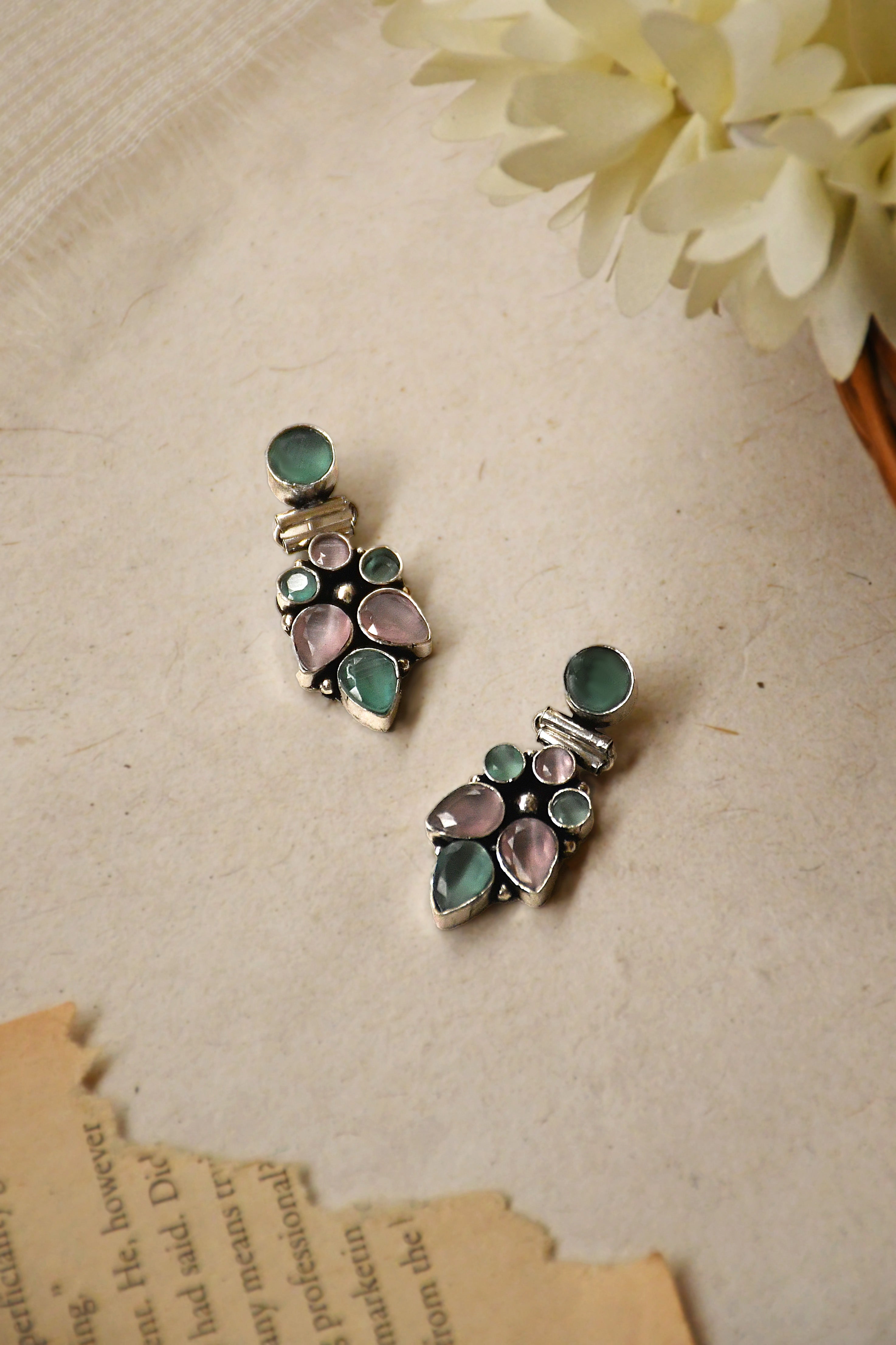 MIA STUDS EARRINGS