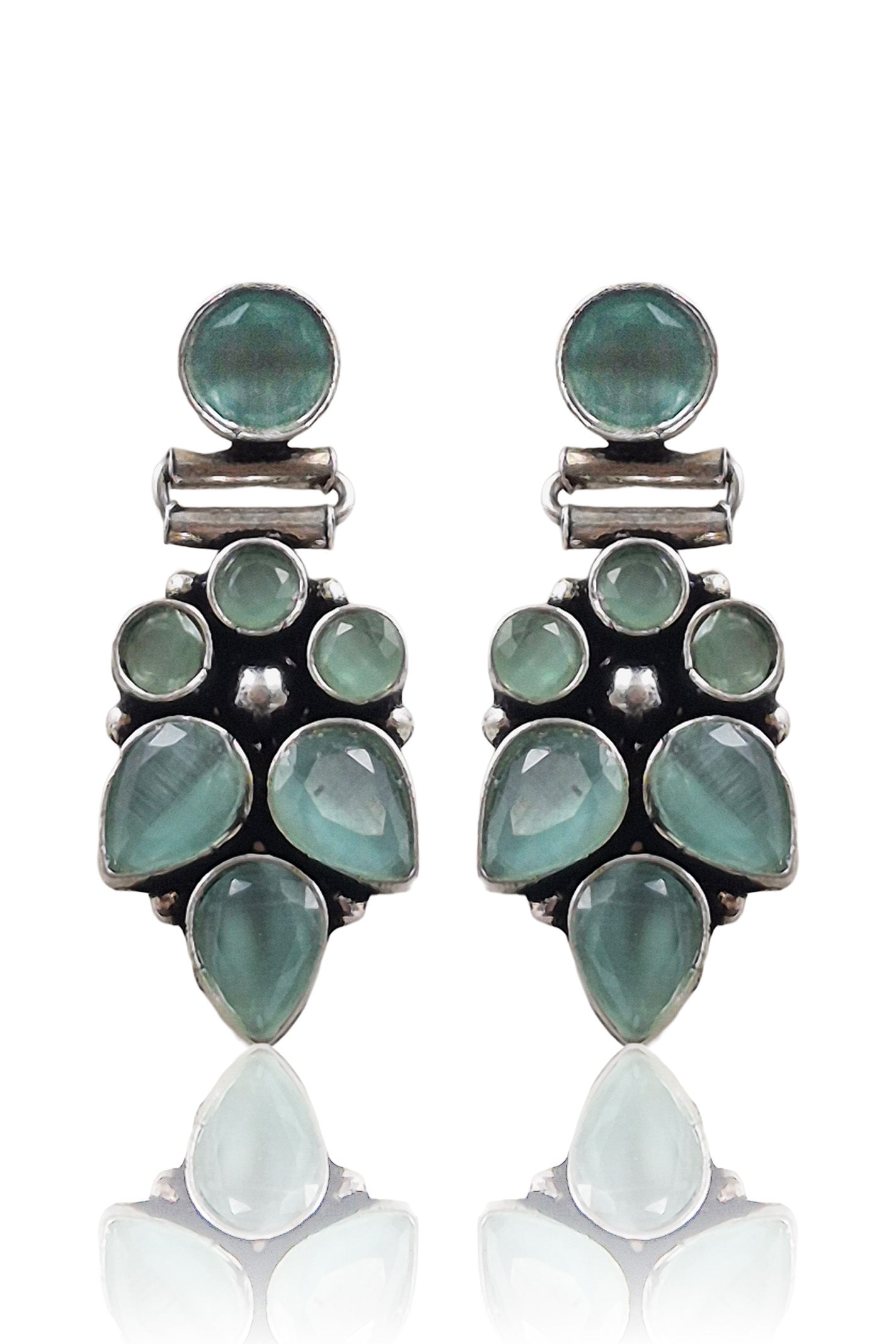 MIA STUDS EARRINGS