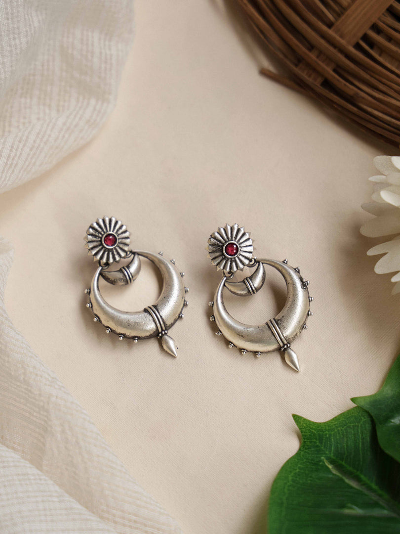 Keshvi Stud Stone Earrings