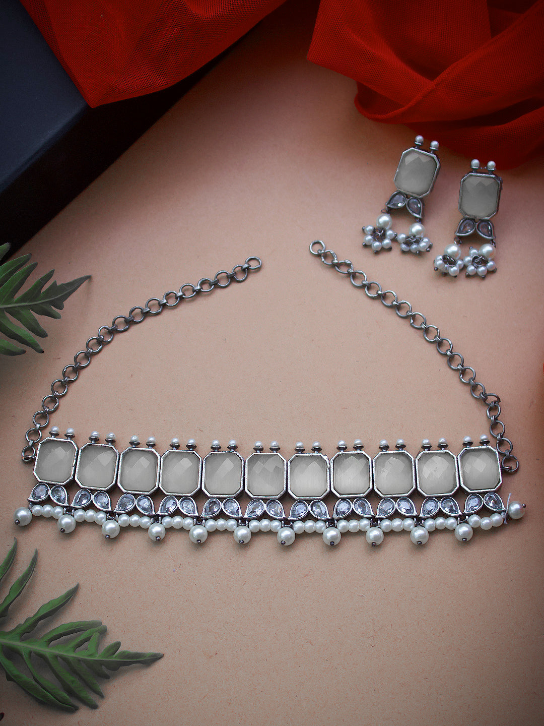 SILVER LOOKALIKE STONE NECKLACE SET