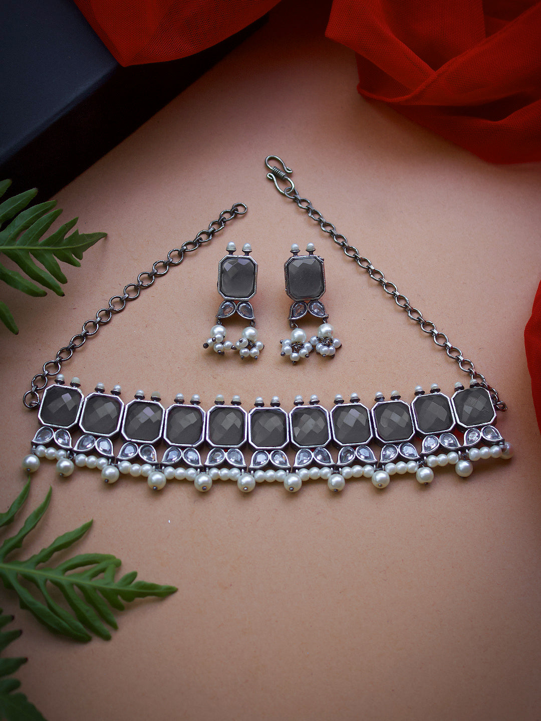 SILVER LOOKALIKE STONE NECKLACE SET