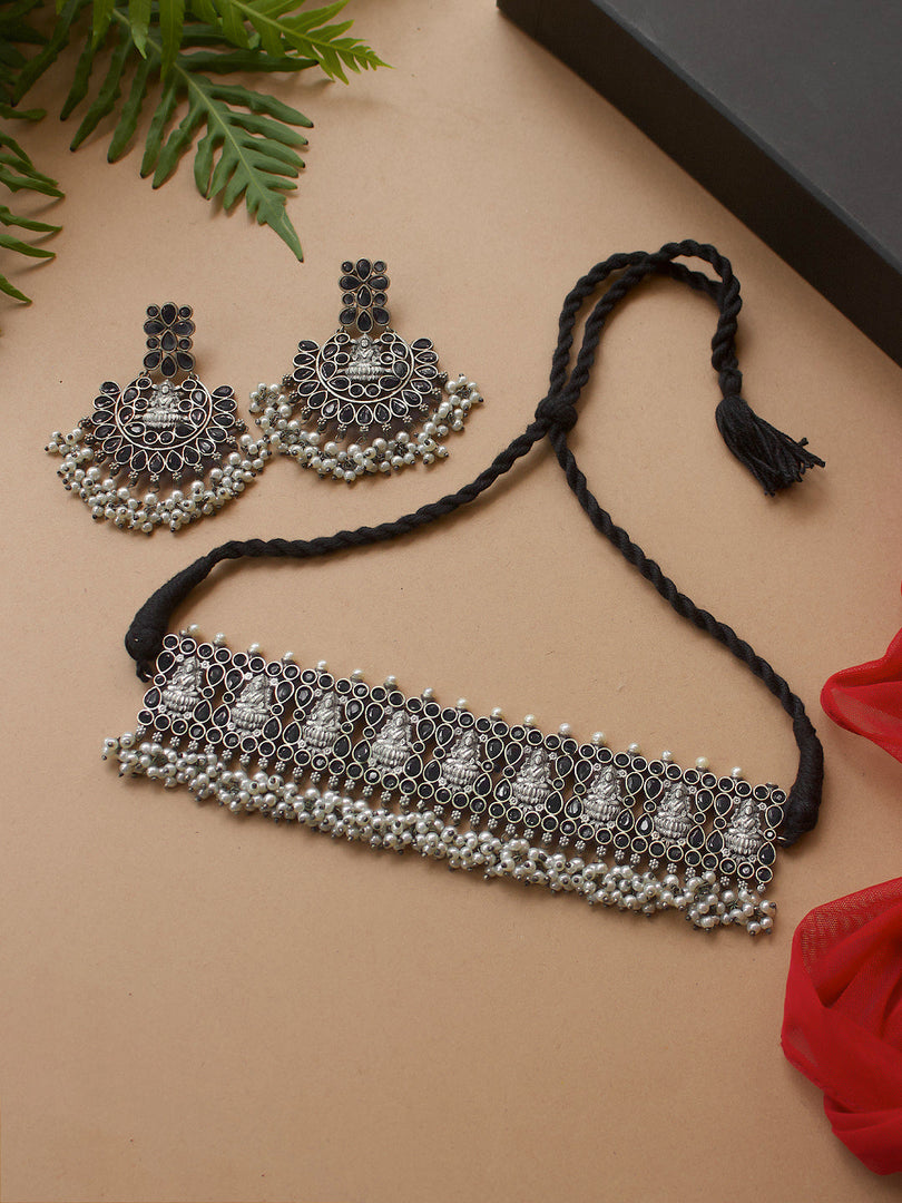 Nidhi Stone Necklace Set