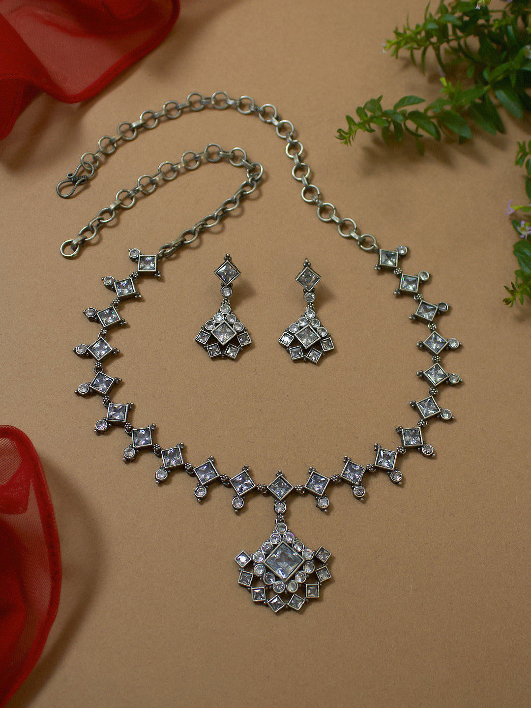 SILVER LOOKALIKE STONE NECKLACE SET