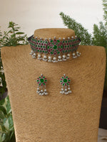 Load image into Gallery viewer, Kriti Stone Necklace Set