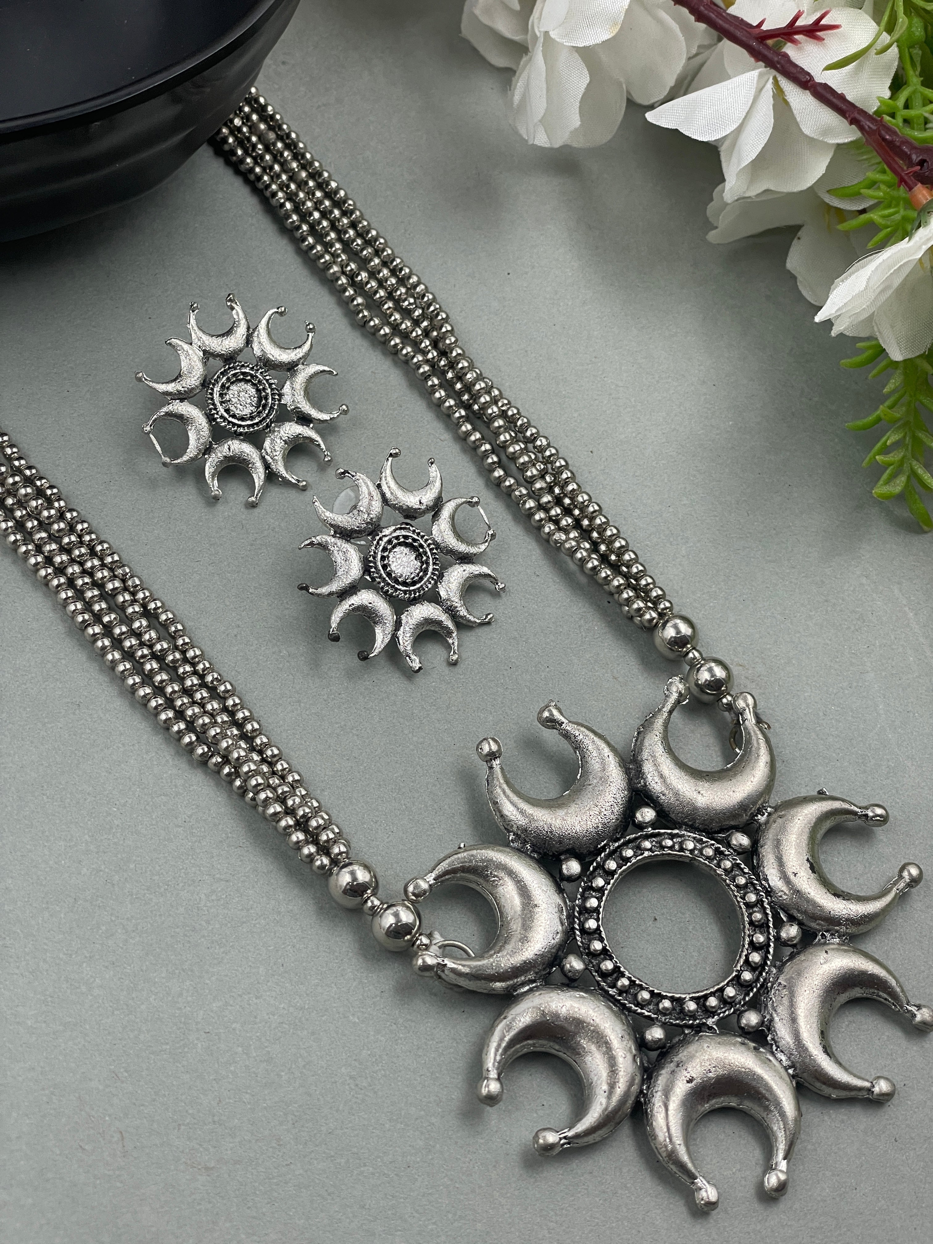 VEDA SILVER NECKLACE & EARRINGS 60% Off