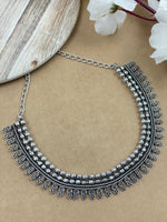 Load image into Gallery viewer, ALIZA BRASS MATERIAL SHORT NECKLACE