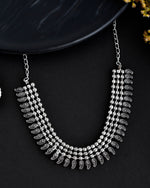 Load image into Gallery viewer, SAAVI BRASS MATERIAL SHORT NECKLACE