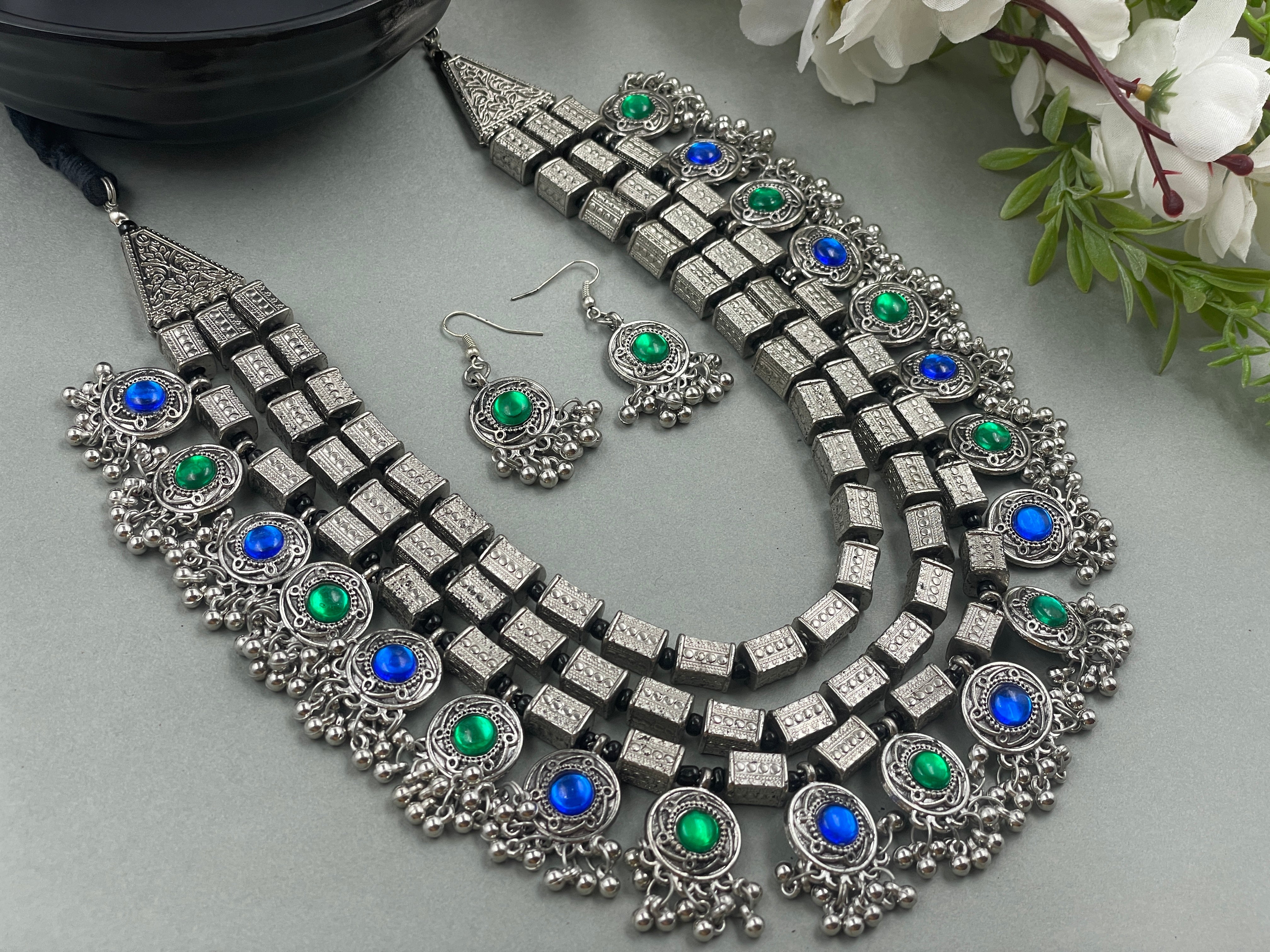 KAITLYN SILVER MULTICOLOR NECKLACE & EARRINGS 60% Off