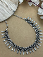 Load image into Gallery viewer, KYRA BRASS MATERIAL SHORT NECKLACE