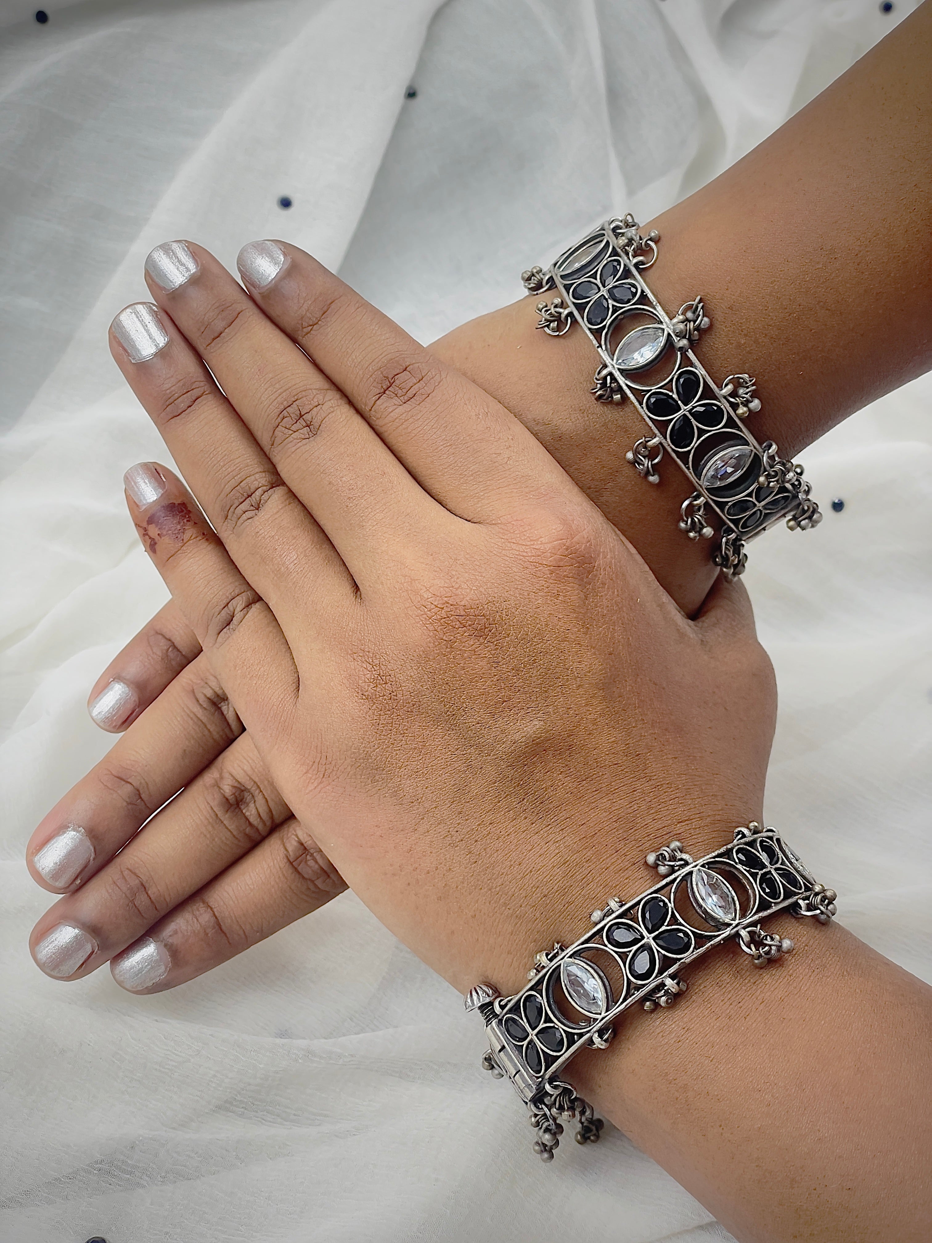 OXIDISED STONE Bangle