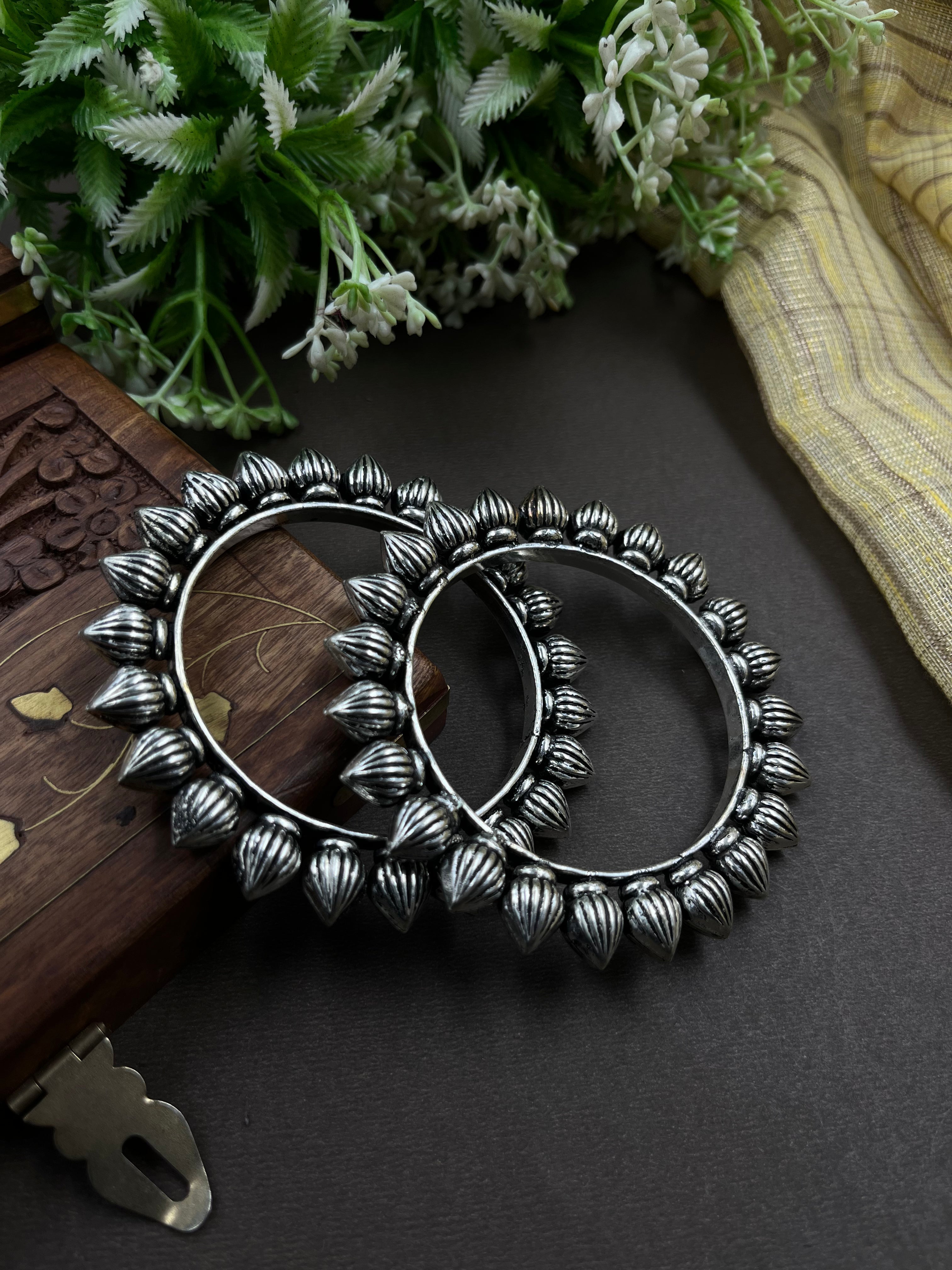 OXIDISED KOLAPHURI BANGLES -09